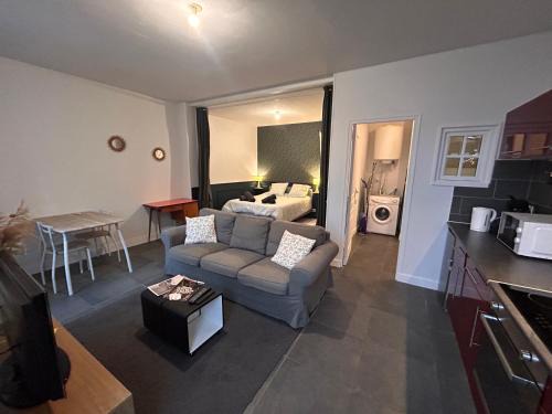 Aubusson Apartment | L'Albuconis 1 Grand Studio