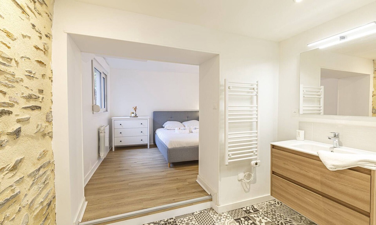 Saint-Serge Apartment | L'Hévéa - Appartement proche centre-ville