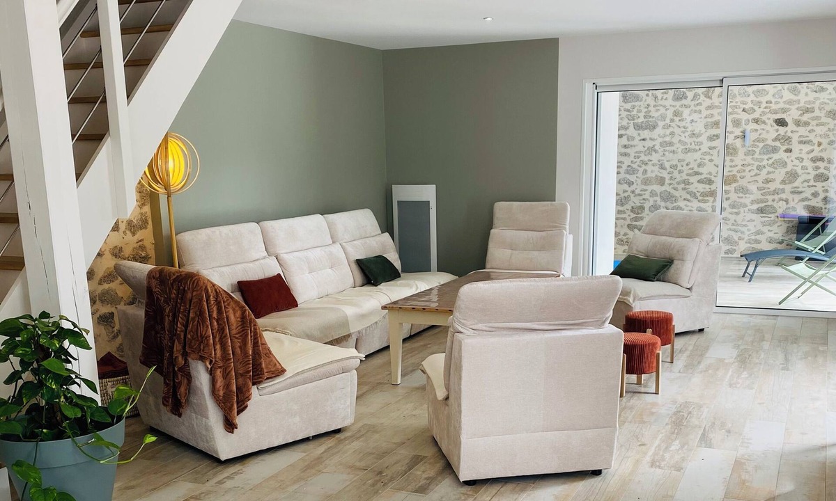 Pougne-Herisson Villa | La Belle Etoile Vacation Rental: Indoor pool heated year-round
