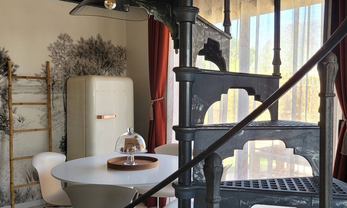 Mesquer Cabin | La Cabane des Salines, near the sea and the salt marshes.