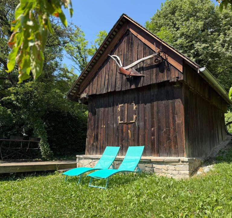 Saint-Jean-de-Maurienne Ski Chalet | La Cabotte, ancienne cabane de vigneron
