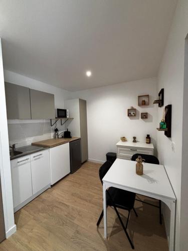 Sollies-Ville Apartment | La Cigalière 2 charmant T2 avec terrasse dans villa