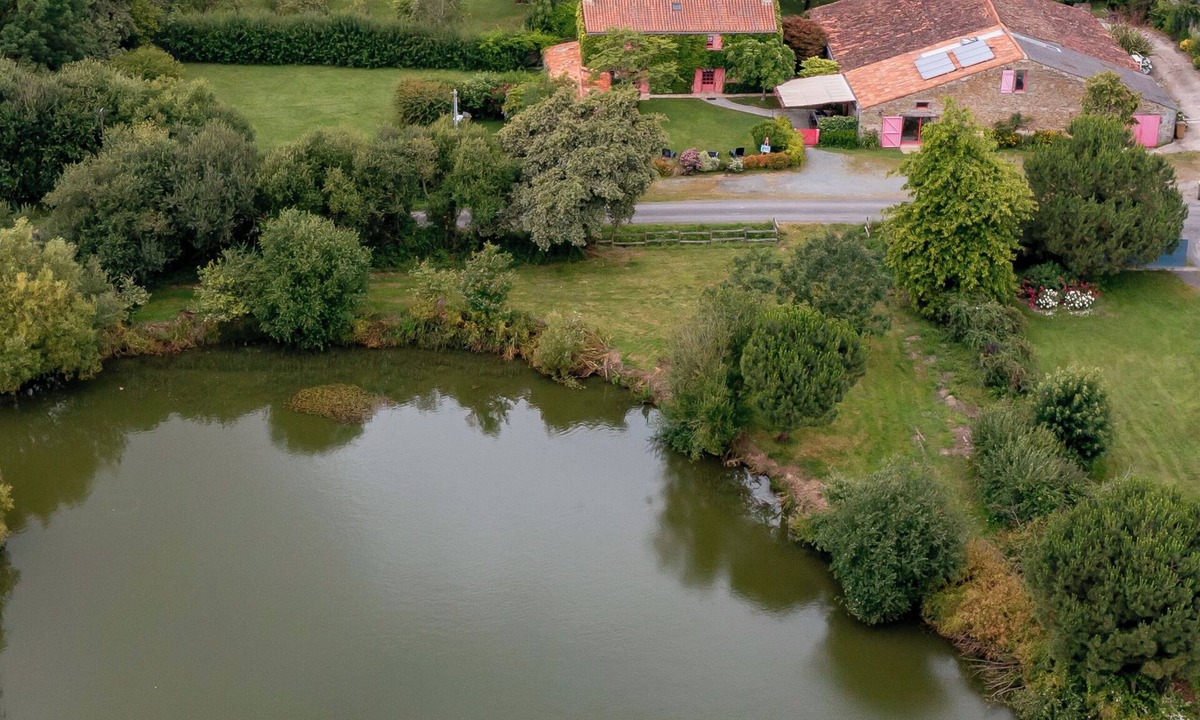 Saint-Christophe-du-Ligneron House | Large nature gite with indoor pool and fishing, charm and authenticity