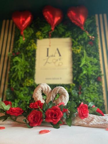 Saint-Loup Hotel | La Love - Love room Marseille