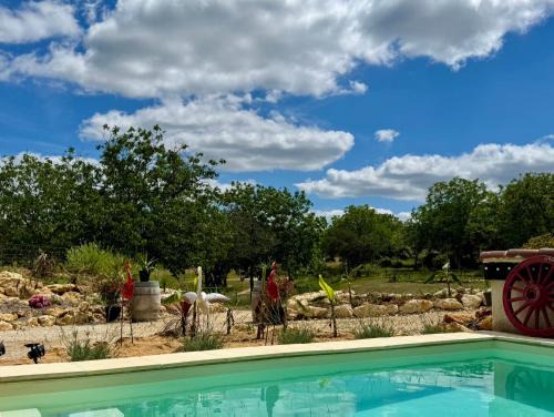 Queyssac Villa | La Maison de la Ferme- piscine privée et jardin