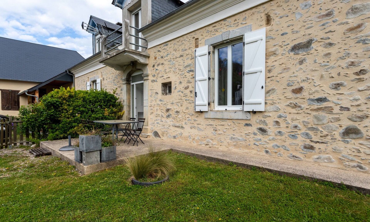 Lagarde Cottage | La Maison de Tété – Charming Cottage near Lourdes, Private Terrace, Garden, WiFi