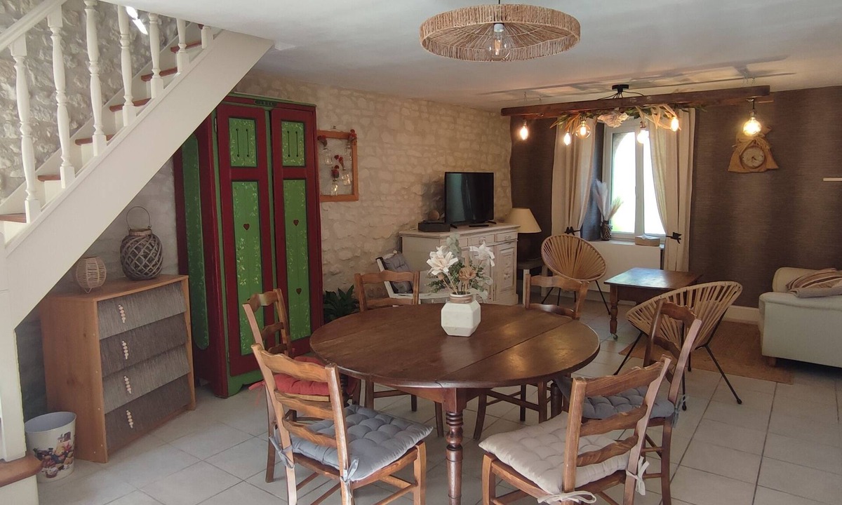Cussay House | La Parenthèse à l'Instant Présent, gîte for 6 people