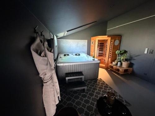 Guipry-Messac Villa | La suite Napoléon, luxueuse Loveroom, Spa et bien-être