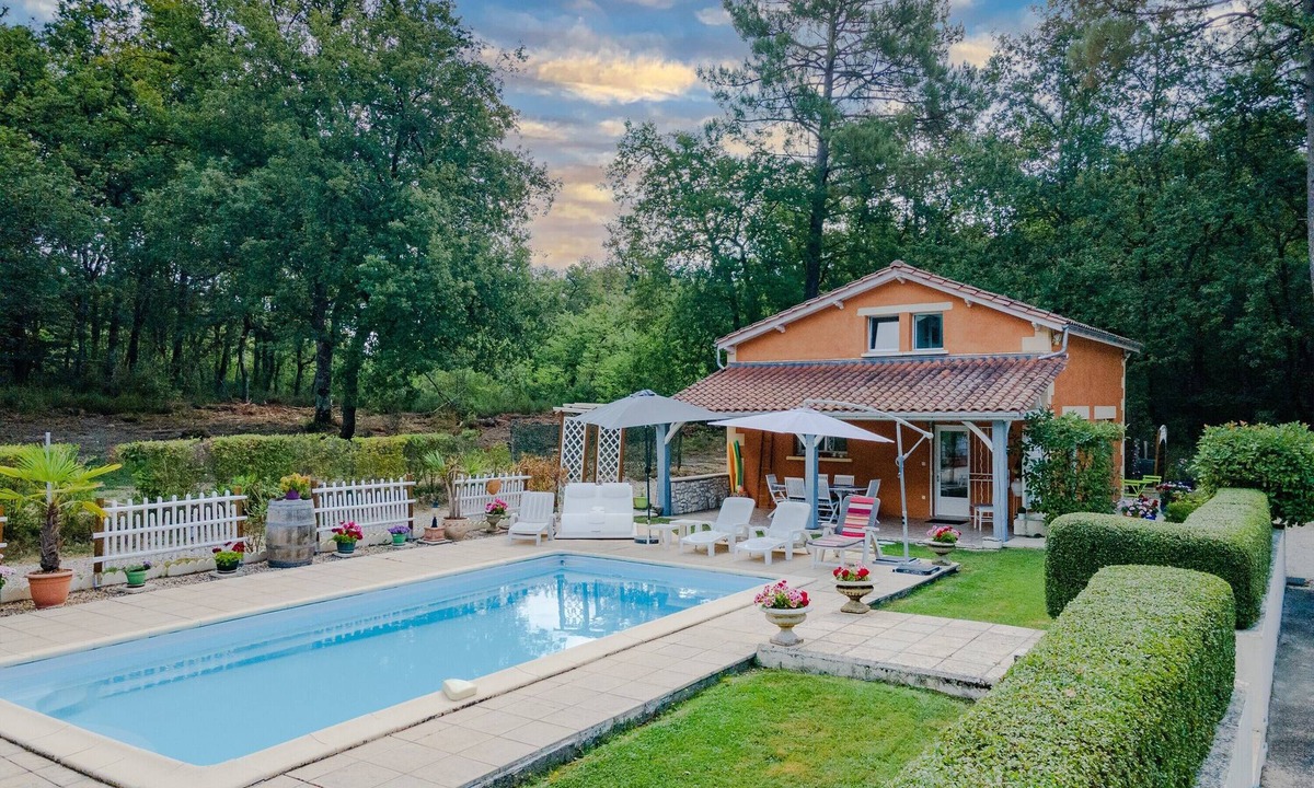 Pomport House | La Villa du Mas des Chênes avec piscine : l'art de vivre en Périgord