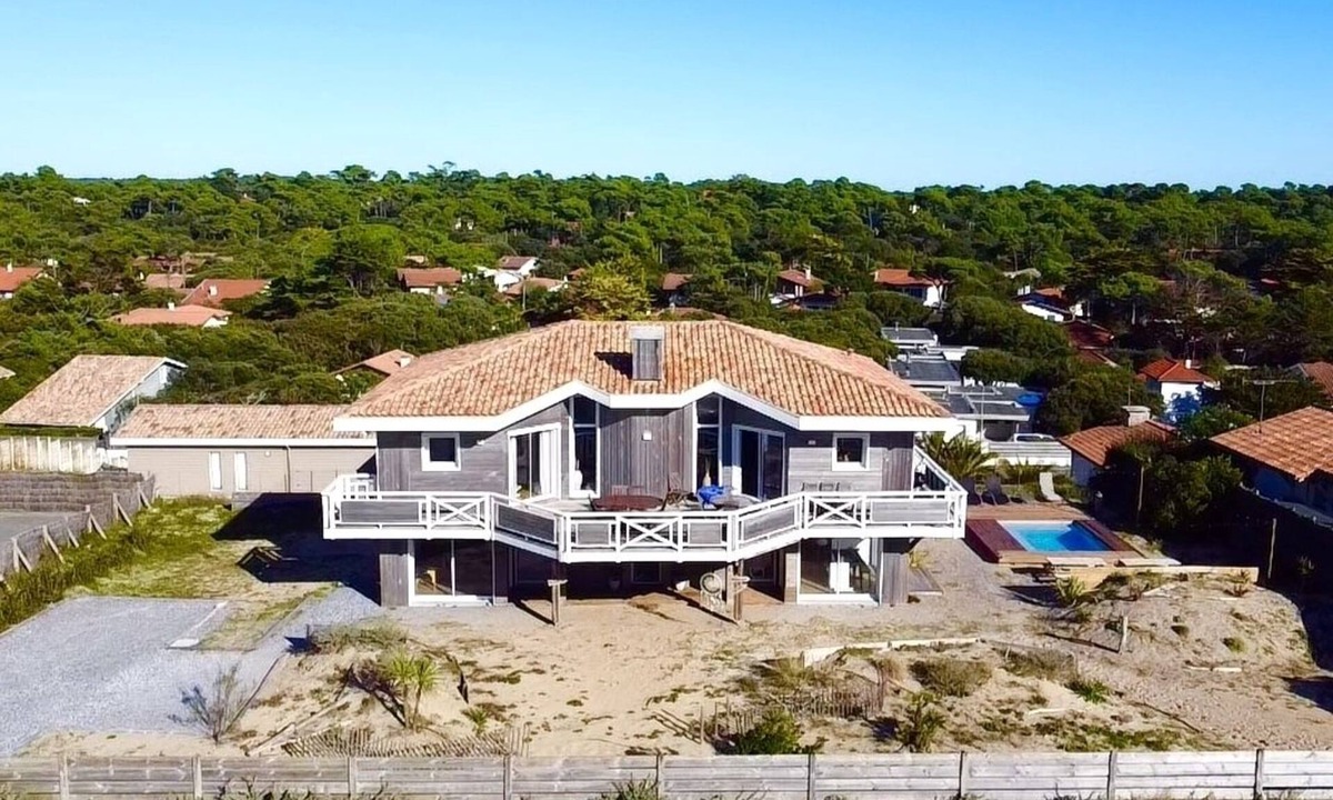 Soorts-Hossegor House | "La Villa Tchanquée " Dominant view of the Ocean & Pines