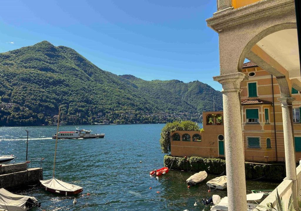 Moltrasio Apartment | Lakefront Studio - Balcony & Private Garage
