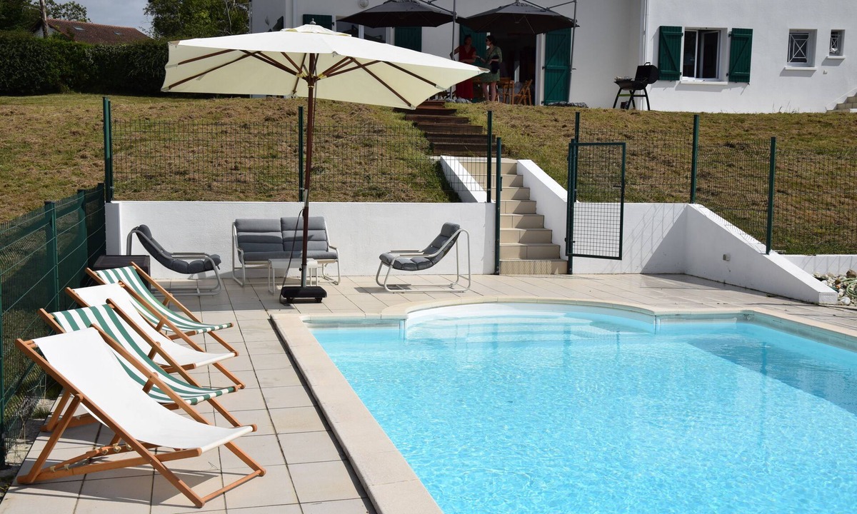 Hasparren House | Large family home with swimming pool, panoramic view, 15 min from Bayonne