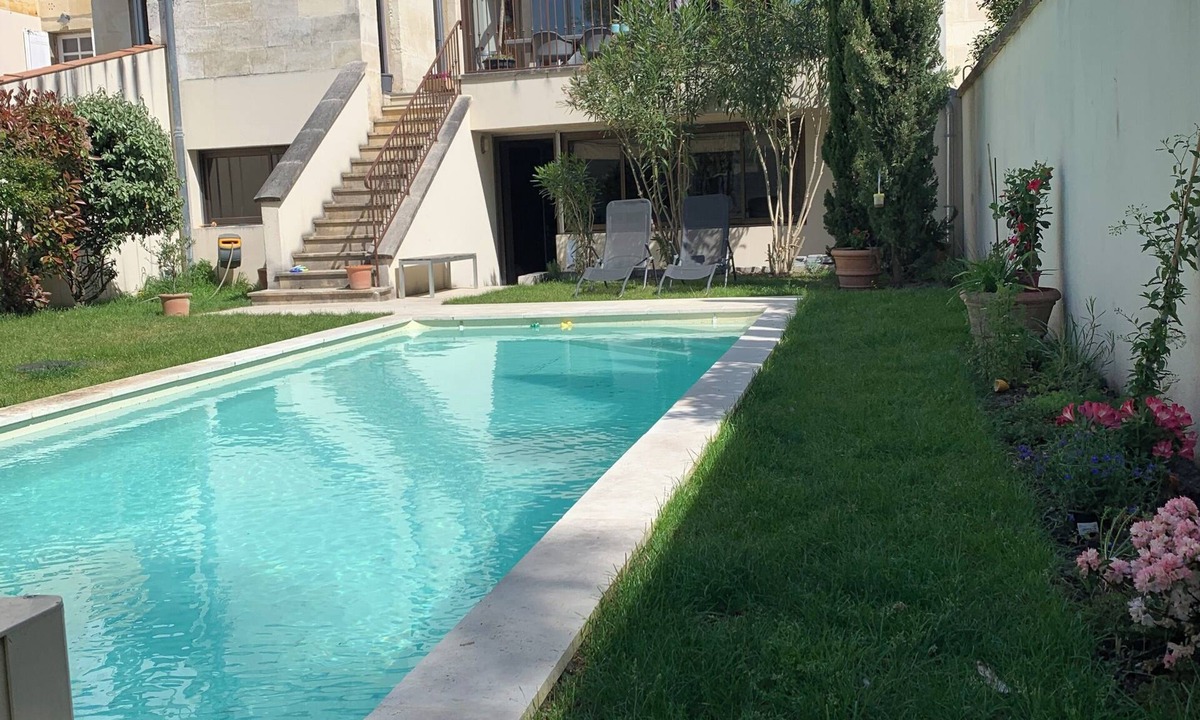Libourne House | Large historic house with swimming pool and all amenities in a quiet location