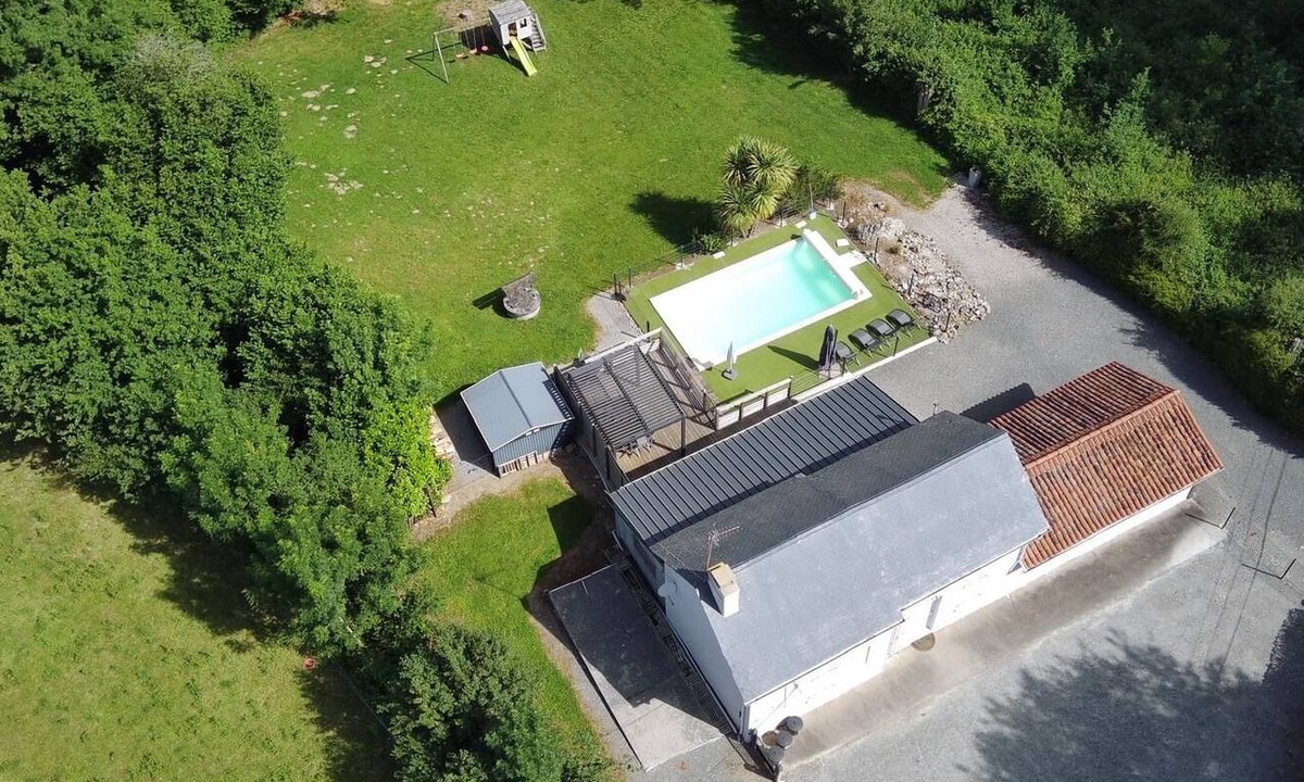 La Chapelle-Saint-Etienne House | Large house for 6 to 14 people - Friends, Family, quiet