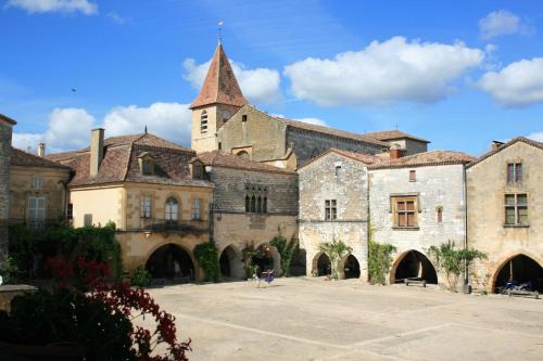 Marsales House | Le Camp De Ferie