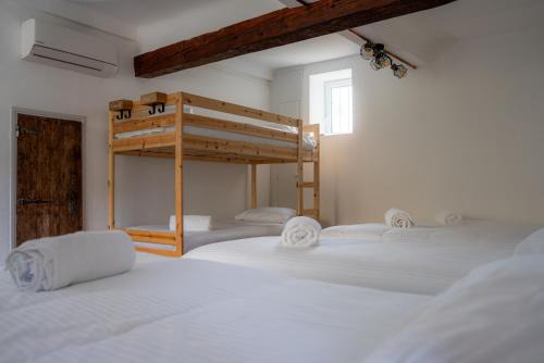 Sollies Pont House | Le Castel, La Chambre pour 7 personnes