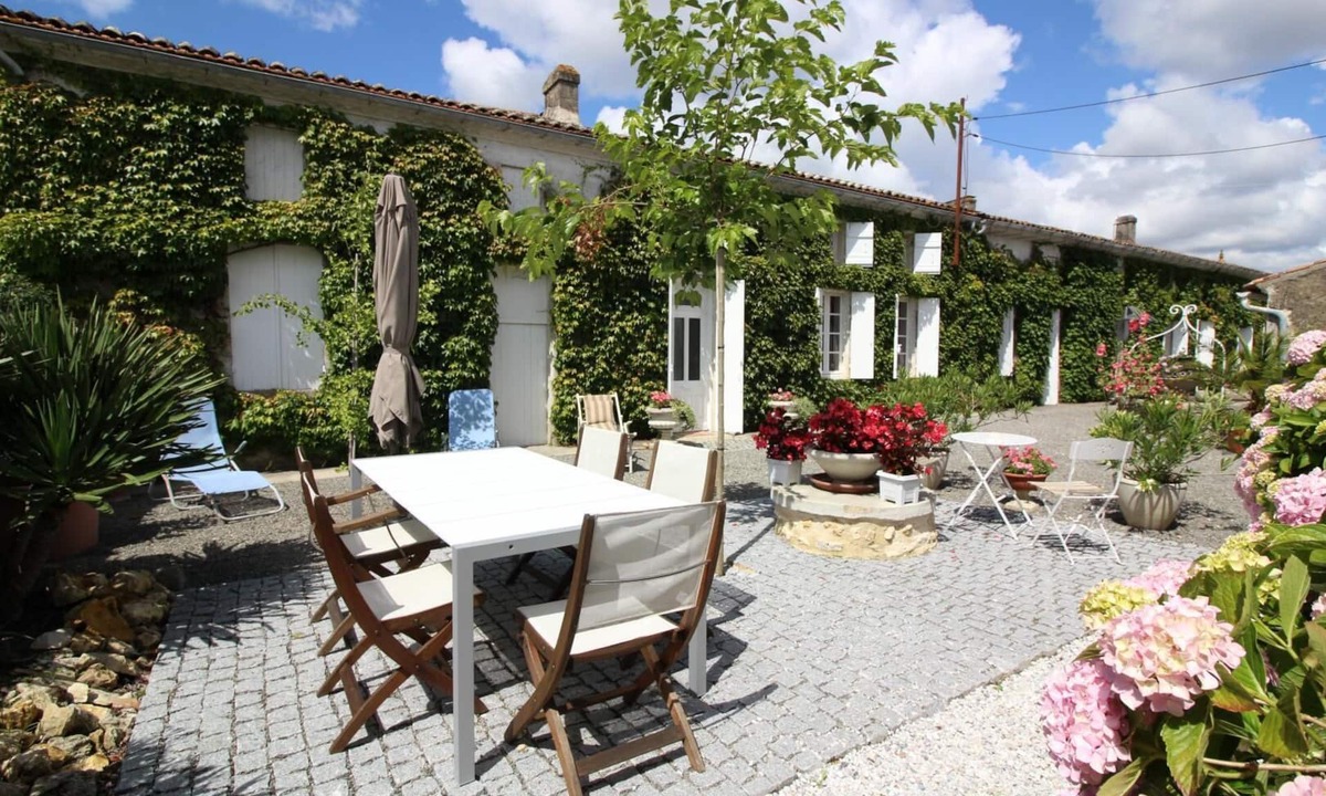 Cartelegue House | Le Gîte des Puits Fleuris