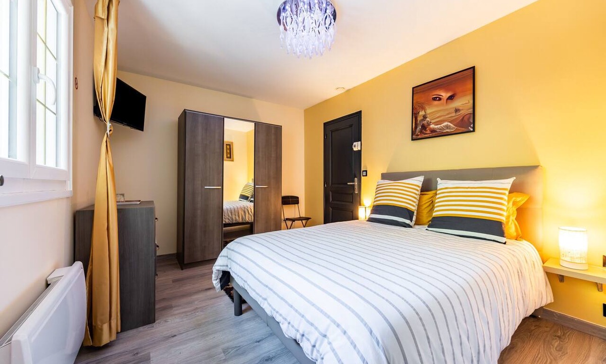 Lamothe-Montravel Bed & Breakfast | Le Jardin d'Eau - Marron Room