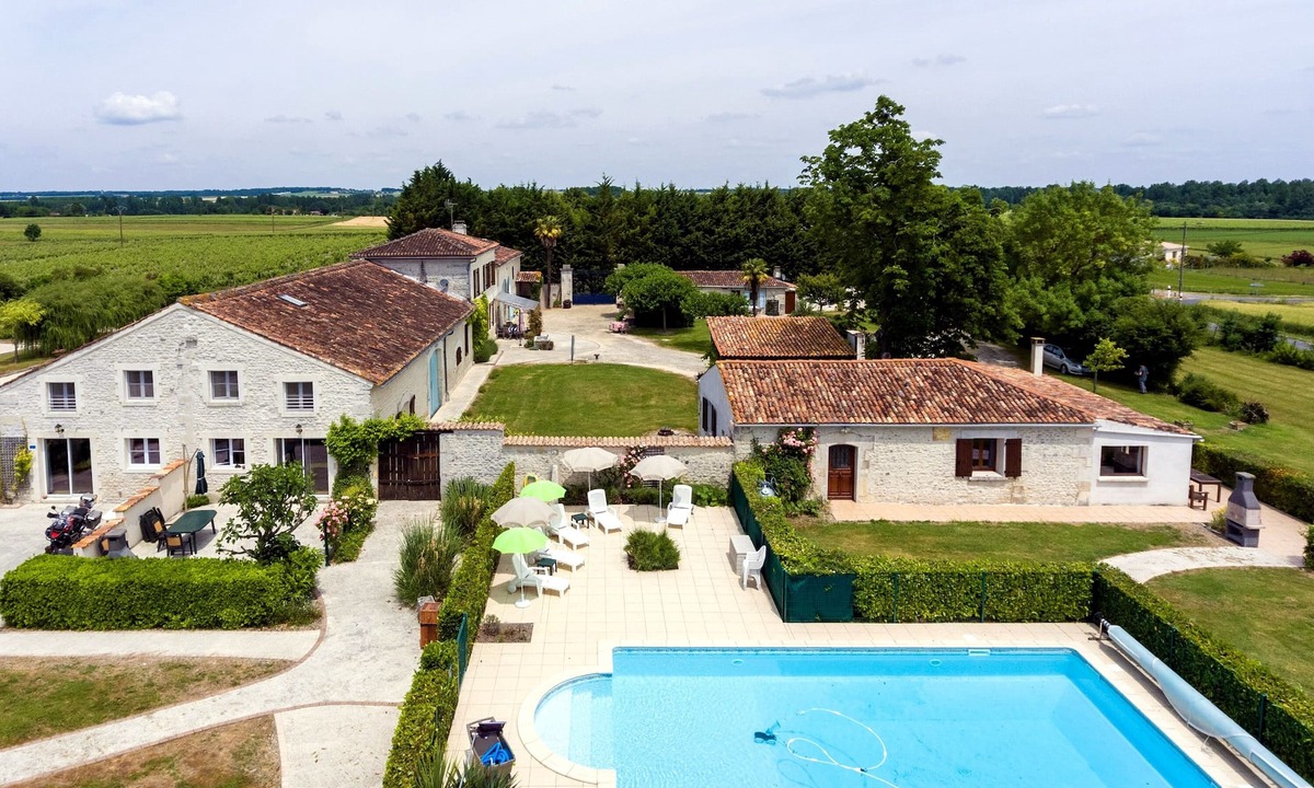 Brives-sur-Charente House | Le Marronnier