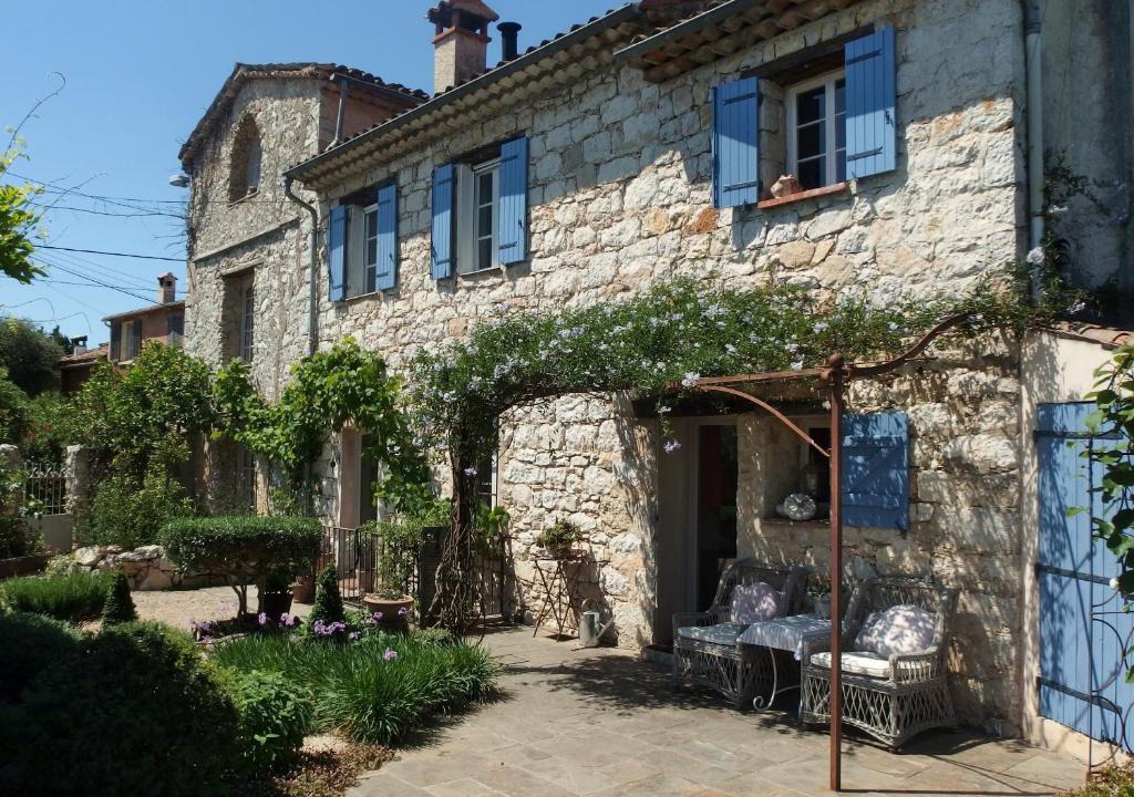 Roquefort-les-Pins Apartment | Le Mas Saint Pierre