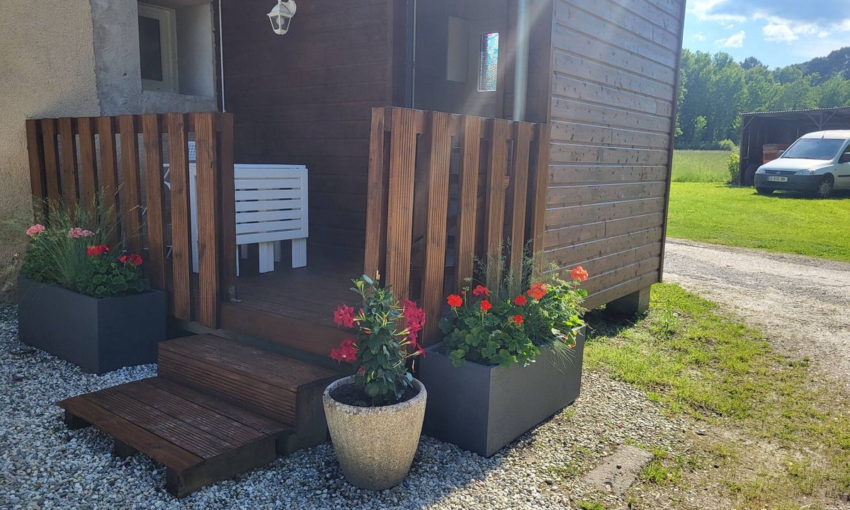 Le Nizan Apartment | Le Meillonais country gite, fully equipped. Close to Bazas and the Sauternes region