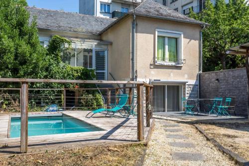 Brive-la-Gaillarde Villa | Le Pavillon d'Ô, cosy avec piscine