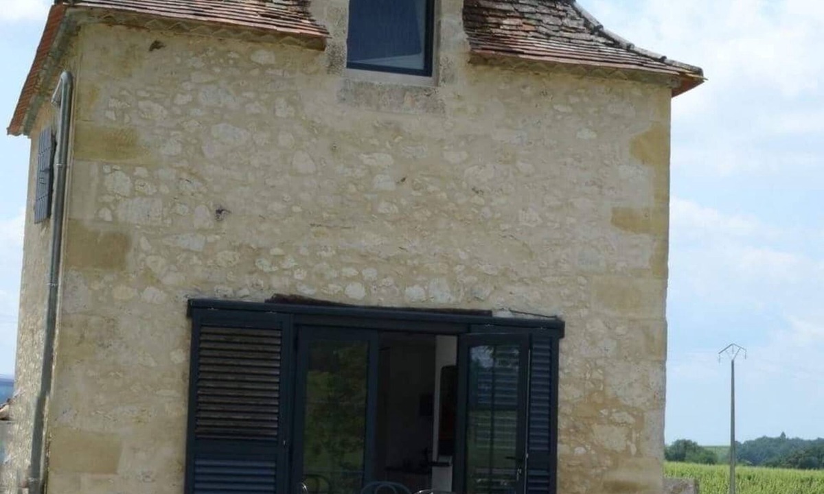 Eynesse Cottage | Le Pigeonnier de Château Picon - Unusual accommodation in the heart of the vineyards