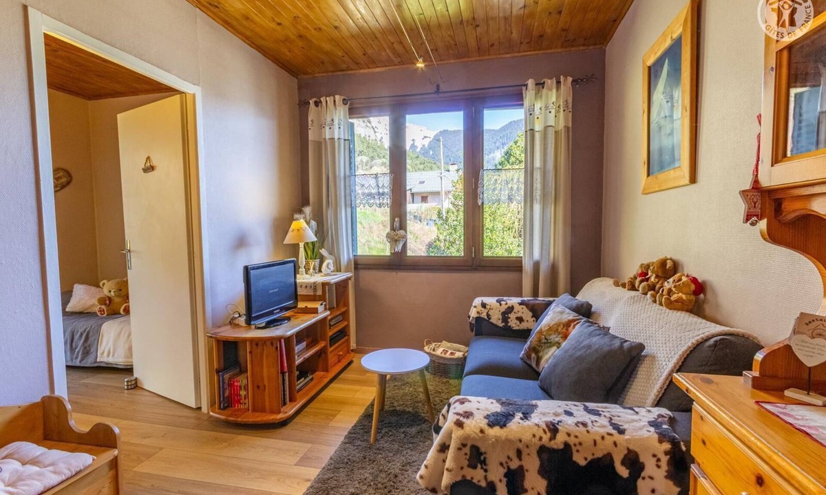 Montvernier House | LES LACETS DE MONTVERNIER
