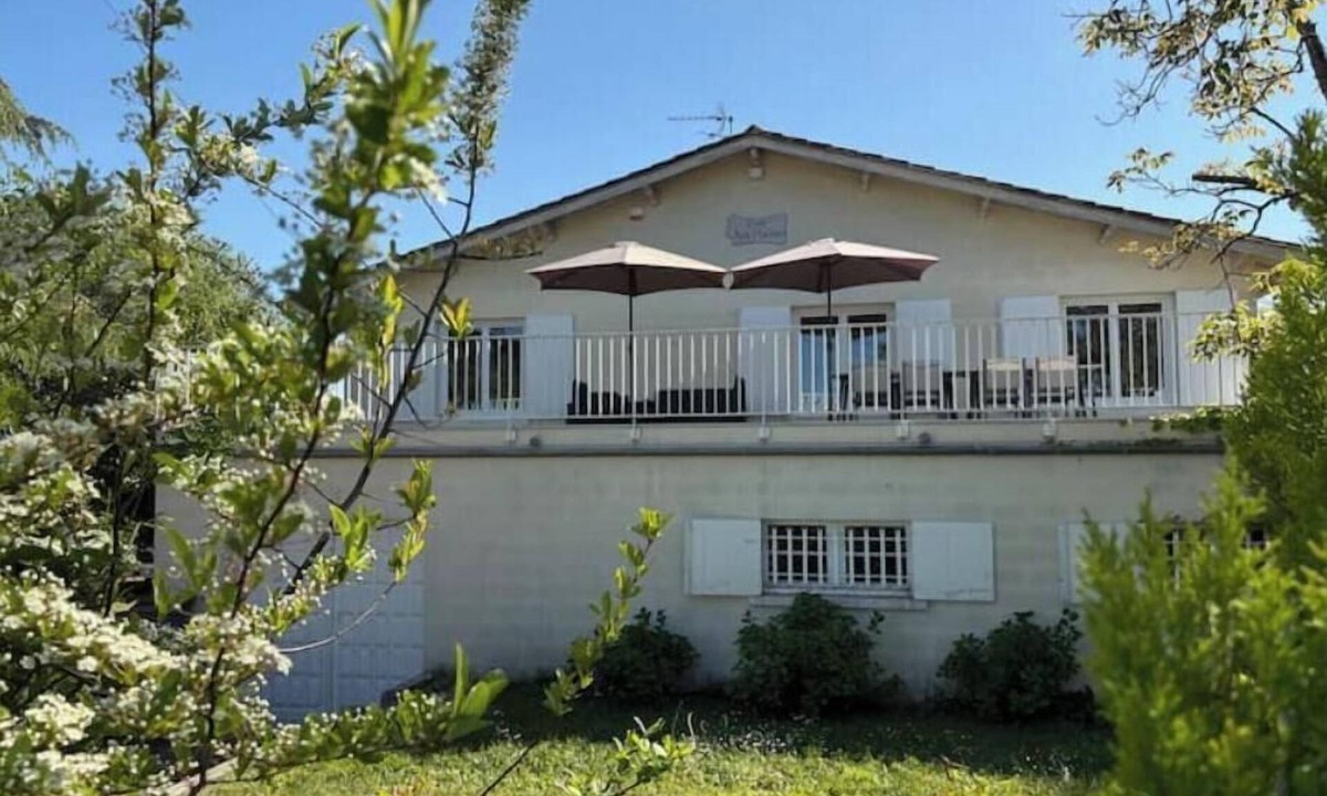 Saint-Emilion House | Les Plantes: Entire House Rental