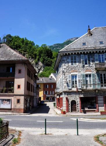 Montmelian House | Les Suites du Quai