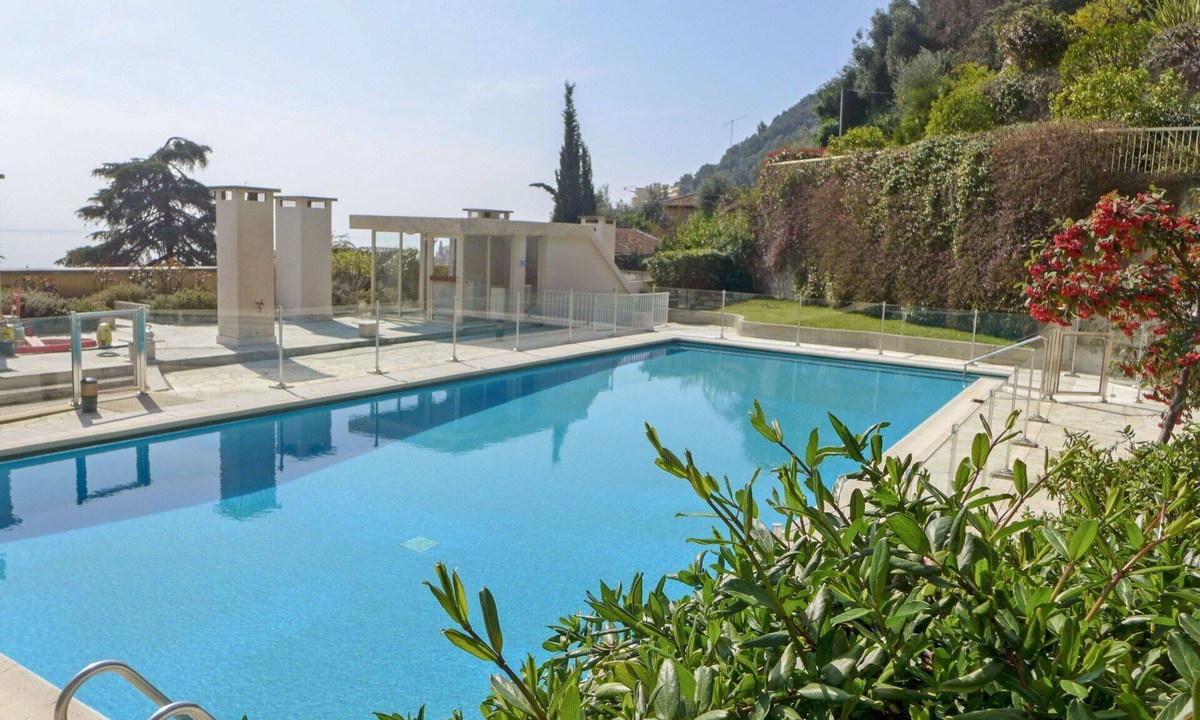 Menton Apartment | Lovely apartment for 4 people with pool, WIFI, TV and terrace