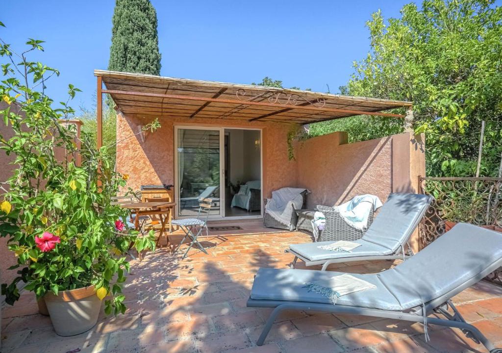 Grimaud House | Lovely Holiday Home in Grimaud near Seabeach