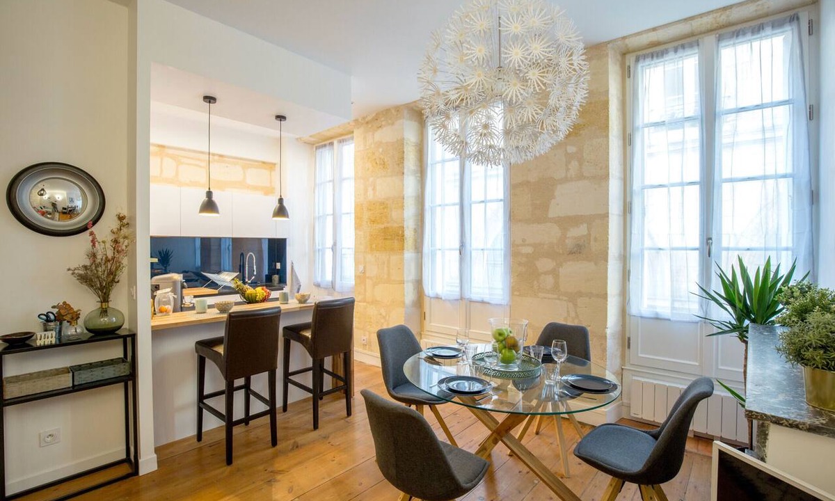 Hotel de Ville - Quinconces Apartment | Luxury and comfort in the historic center of Bordeaux