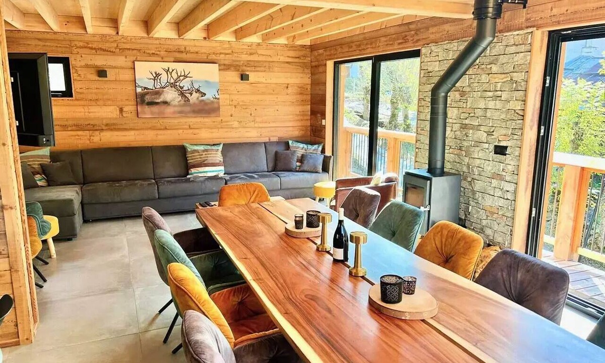 Nancroit Ski Chalet | Luxury chalet for 12 people nestled in the heart of the charming village of Nancroix