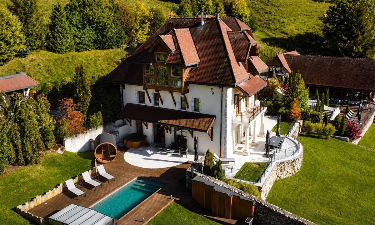 Veyrier-du-Lac House | Luxury Villa - 180-degree view of Lake Annecy - Pool, sauna, and hot tub