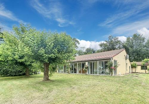 Bussac-Foret Apartment | Maison calme avec jardin & barbecue