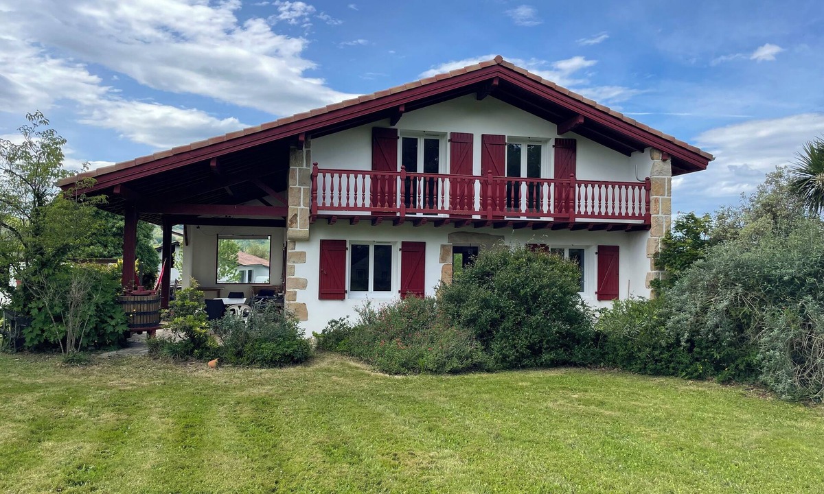 Isturits House | Maison de Campagne Avec Belle vue sur les Montagnes au Coeur du Pays Basque