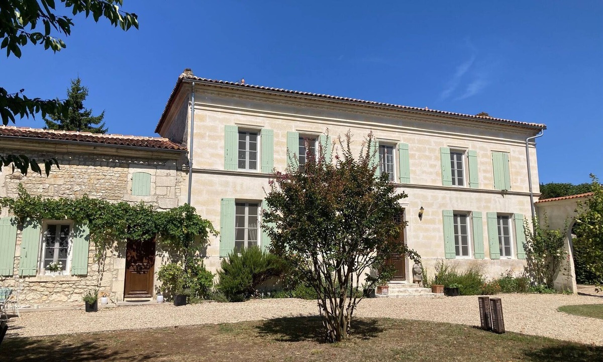 Saint-Leger House | Maison de Maître with swimming pool and large wooded park