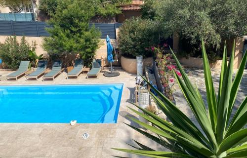 Le Revest-les-Eaux House | Maison en Provence-Entièrement Climatisée-Piscine Privée-Cuisine Extérieure-Pétanque-15 Minutes de la Plage