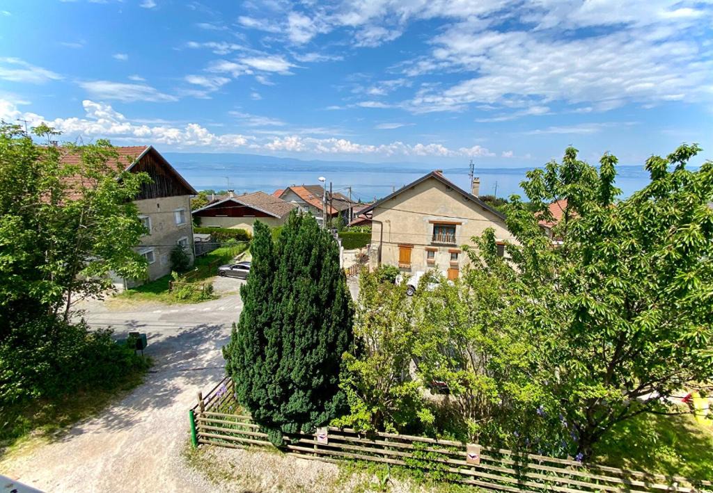 Publier House | Maison familiale vue lac avec jardin - à 10mn du lac et stations de ski