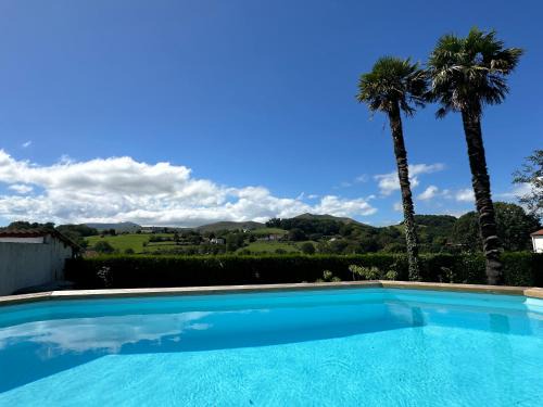 Saint-Esteben House | Maison Pays Basque 12 pers piscine