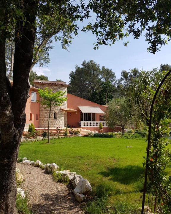 Roquefort-les-Pins Bed & Breakfast | Mas d'Azur