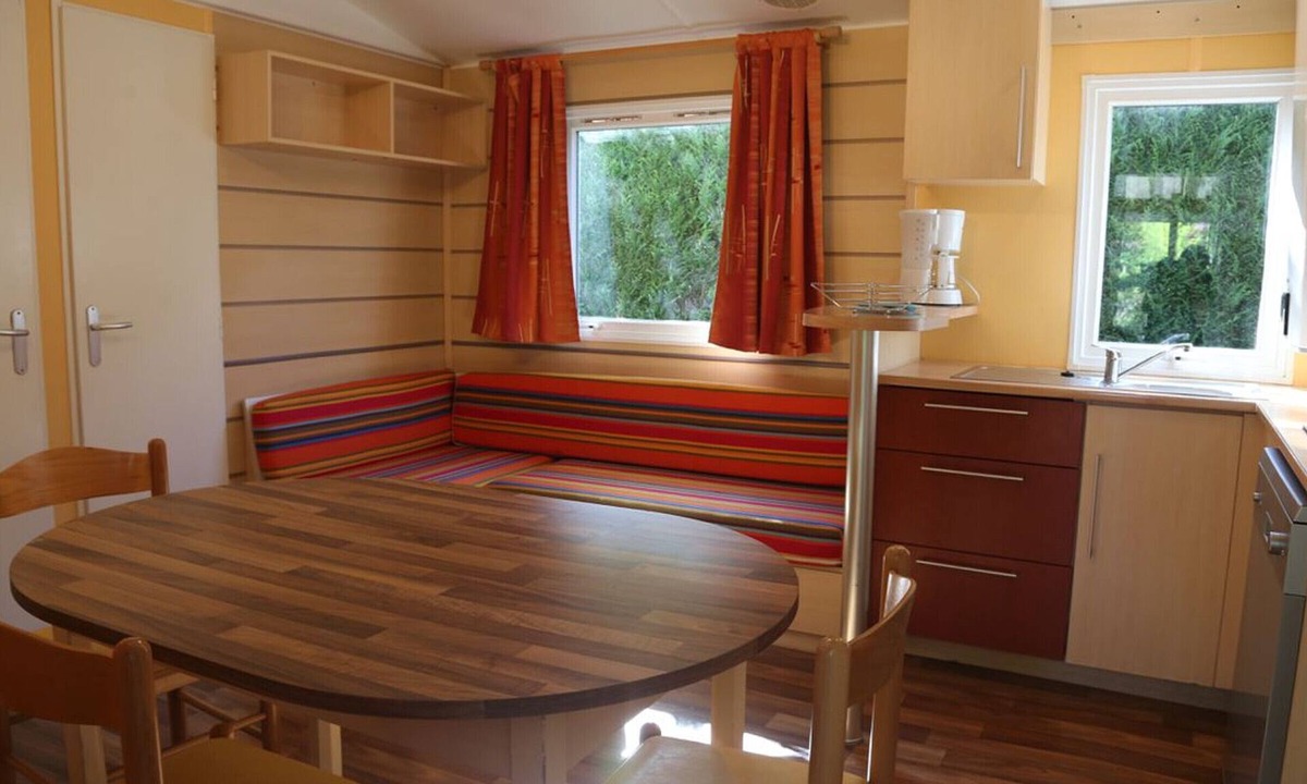 Pleaux House | Mobile home, pets welcome - 8 guests