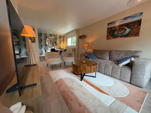 Sallanches Apartment | Modern Alpine Gem Flat with mountain views