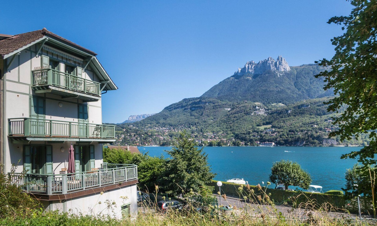 Duingt Apartment | "Modern Loft" facing Annecy Lake
