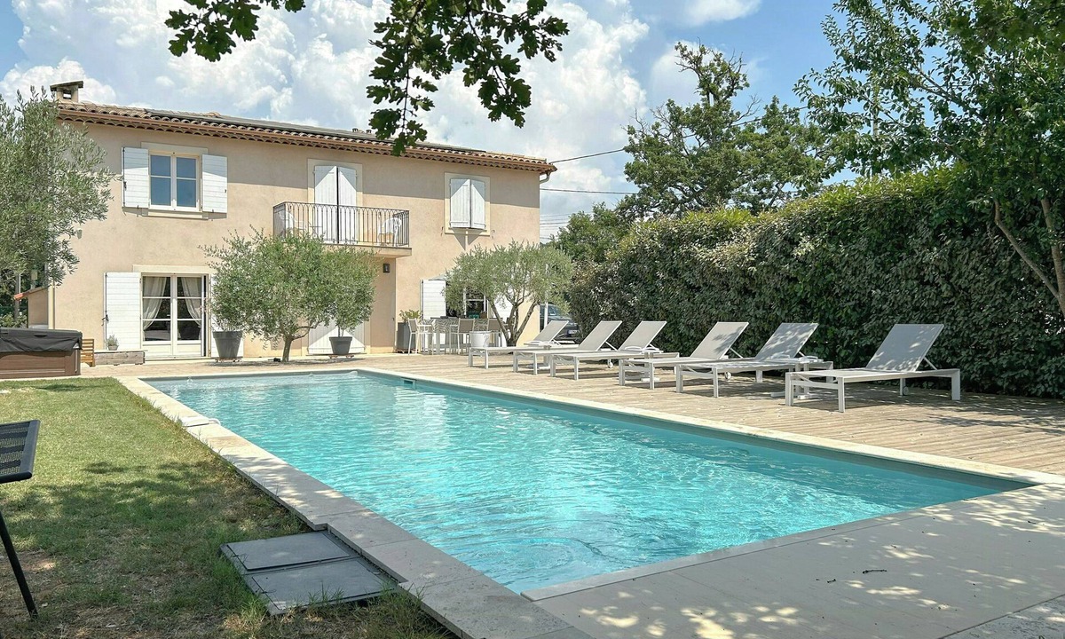 Le Tignet House | Modern Provençal villa at the forest's edge
