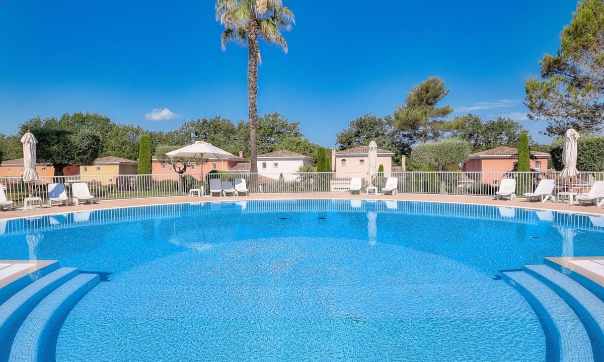 Mougins Apartment | Moderne Wohnung in Mougins mit eigenem Garten by Interhome