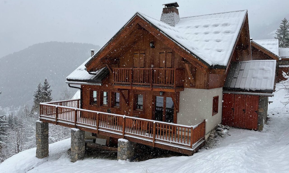 Oz-en-Oisans Ski Chalet | NEW- Large chalet 200m2 | 20m from the slopes | Sauna & mountain view