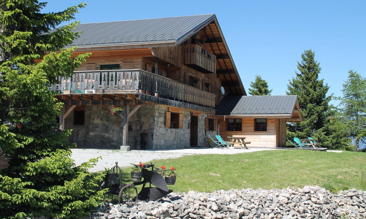 La Toussuire Apartment | Nice 3 *** apartment for 5-6 pers. in typical Savoyard chalet