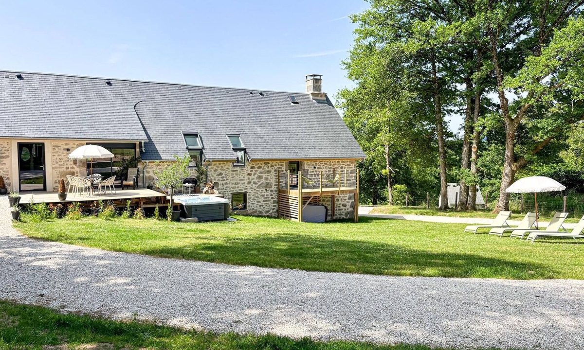 Alleyrat House | Nice home in Alleyrat with WiFi